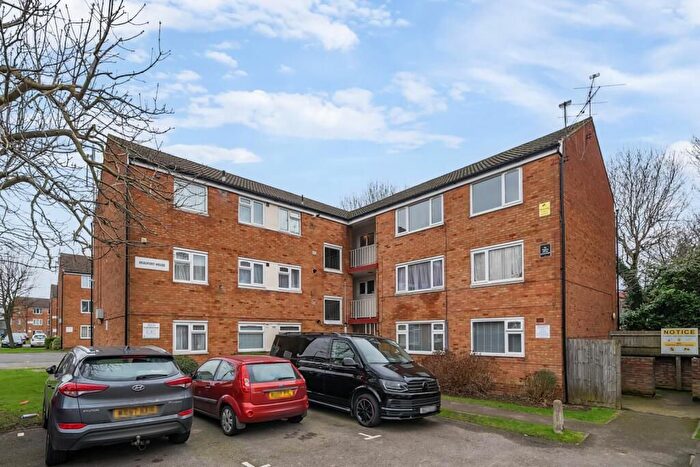 2 Bedroom Flat To Rent In The Farmlands, Northolt, UB5