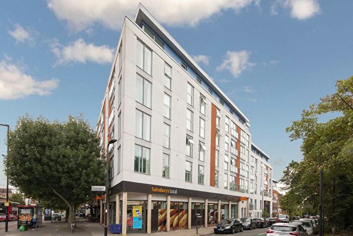 2 Bedroom Flat To Rent In Granville Gardens, London, W5