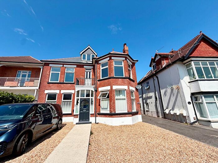 4 Bedroom Maisonette To Rent In Beresford Road, Bournemouth, BH6