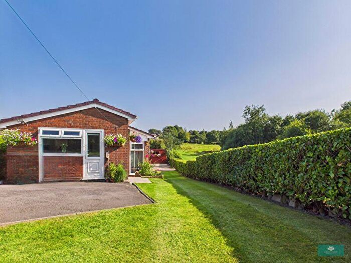 3 Bedroom Detached Bungalow For Sale In Brellafield Drive, Shaw, OL2