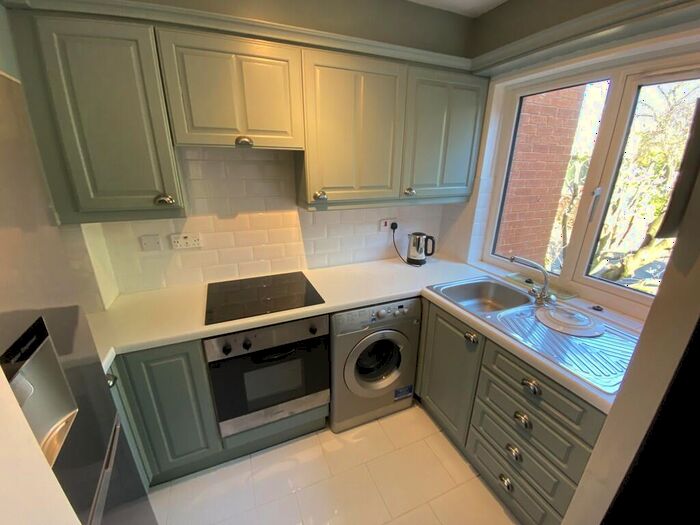 1 Bedroom Apartment To Rent In Chantrell Court, Leeds City Centre, LS2