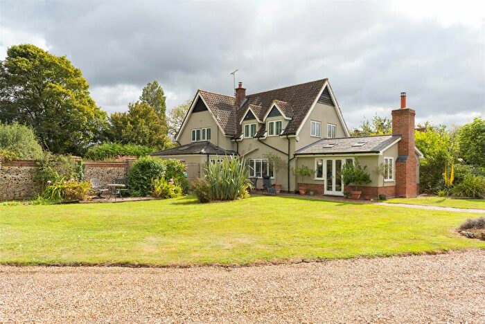 4 Bedroom Detached House For Sale In The Folly, Chattisham, Suffolk, IP8