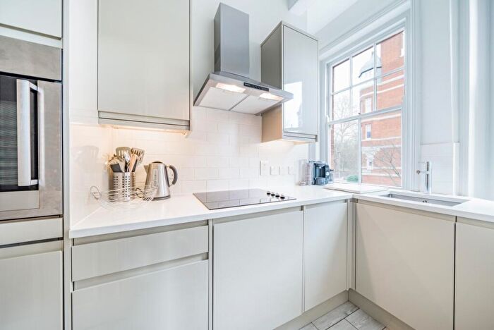 Flat To Rent In Prince Of Wales Drive, Battersea, London, SW11