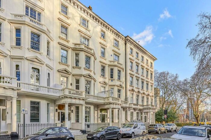 2 Bedroom Flat To Rent In St. Georges Square, London, SW1V