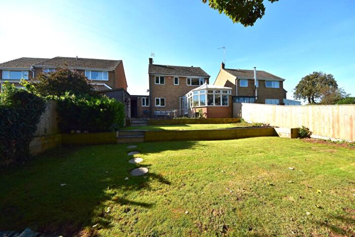 4 Bedroom Link Detached House For Sale In Robins Close, Barford St Michael, OX15
