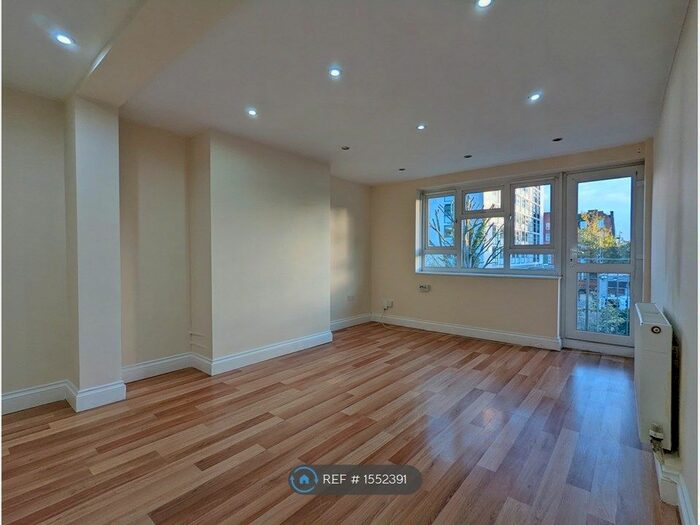 3 Bedroom Flat To Rent In Georgian House, London, N16