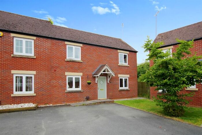 3 Bedroom Semi-Detached House To Rent In Stardust Crescent, Oakhurst, Swindon, SN25