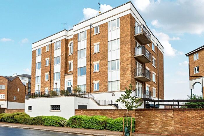 2 Bedroom Flat For Sale In Abbotshade Road, London, SE16
