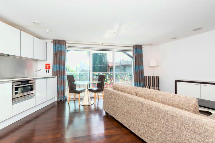 1 Bedroom Flat To Rent In Islington On The Green, A Islington Green, Islington, London, N1