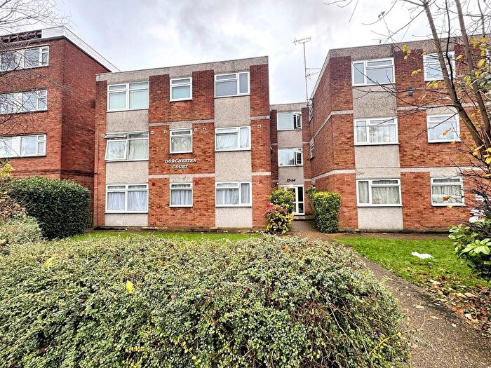 2 Bedroom Flat To Rent In Dorchester Court, Buckingham Road, South Woodford, E18