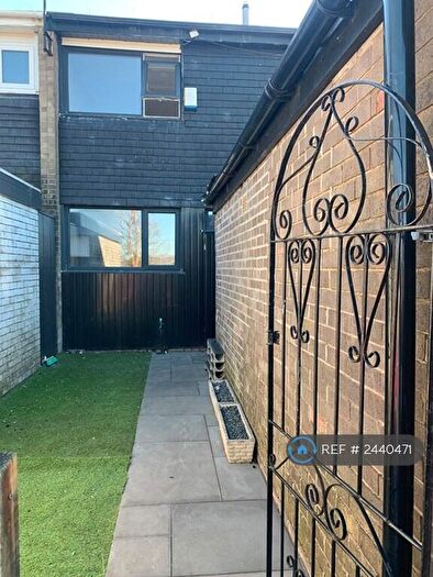 3 Bedroom Terraced House To Rent In Scotland Bank Terrace, Blackburn, BB2