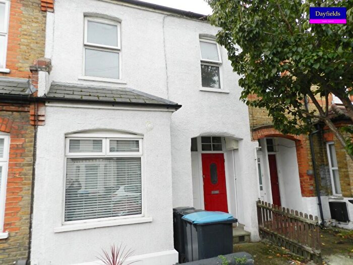 2 Bedroom Flat To Rent In Lea Road, London, EN2