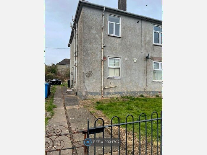 2 Bedroom Flat To Rent In Javascript:Void(), Dalry, KA24