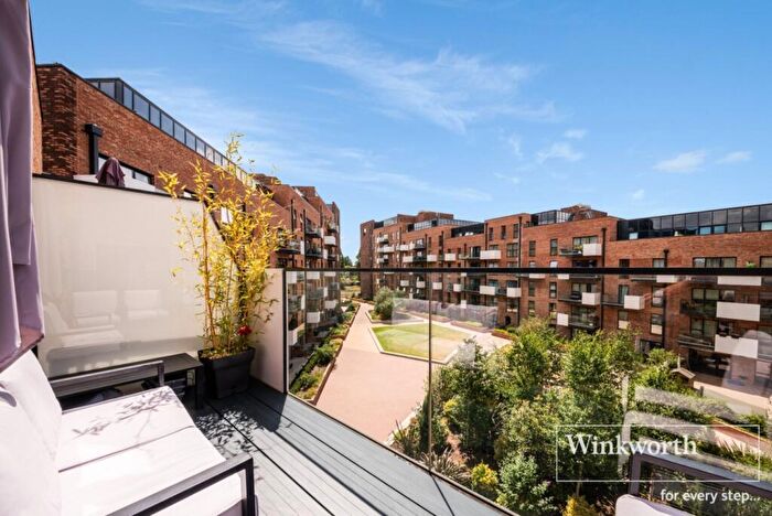 2 Bedroom Apartment For Sale In Station Approach, London, SE26