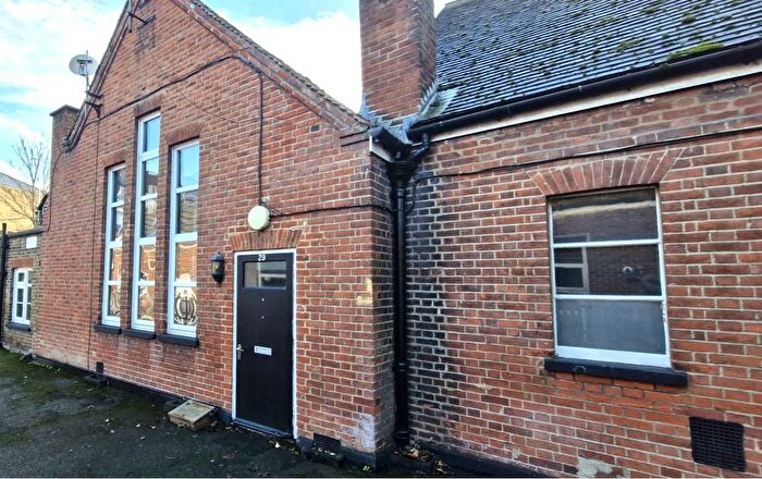 2 Bedroom Flat To Rent In Uplands Close, London, SE18