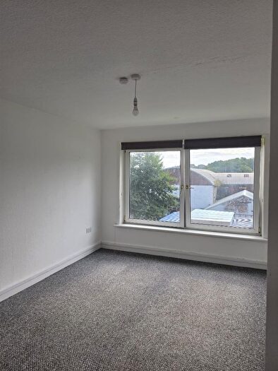 2 Bedroom Flat To Rent In Kilcreggan View, Greenock, PA15