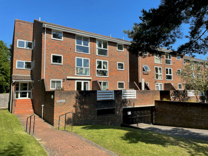 1 Bedroom Flat To Rent In Hayes Lane, Beckenham, BR3
