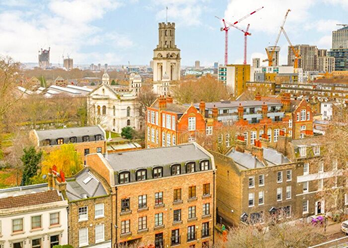 2 Bedroom Flat For Sale In Cable Street, London, E1