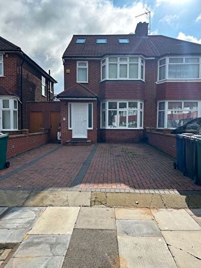 5 Bedroom Semi-Detached House For Sale In Cumbrian Gardens, London, NW2