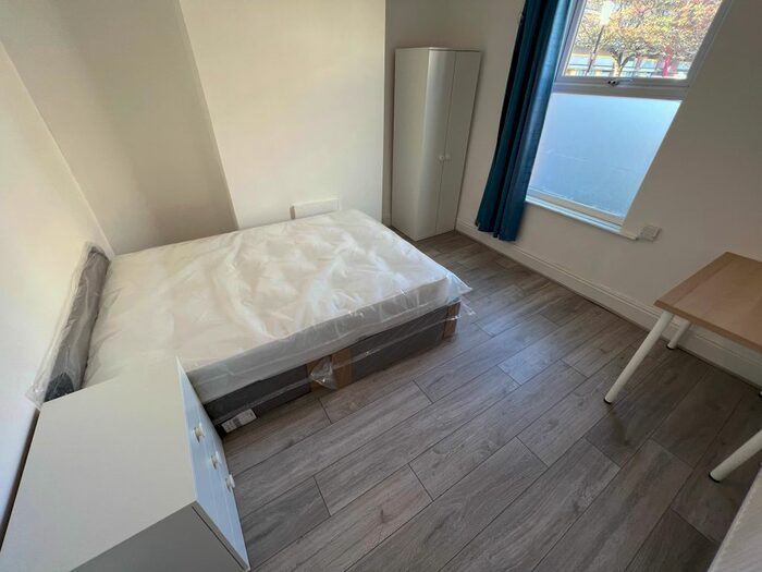 3 Bedroom Terraced House To Rent In Mount Street, Sheffield, S11