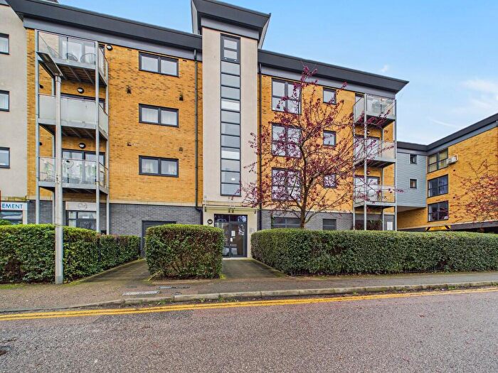 2 Bedroom Apartment For Sale In Station Road, Rochester, Kent, ME2