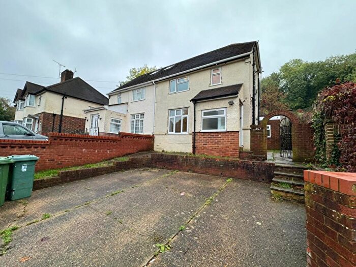 4 Bedroom Semi-Detached House To Rent In Bowerdean Road, H13
