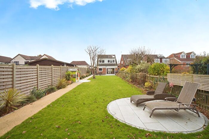 4 Bedroom Detached House For Sale In Tatsfield Avenue, Nazeing, Waltham Abbey, EN9