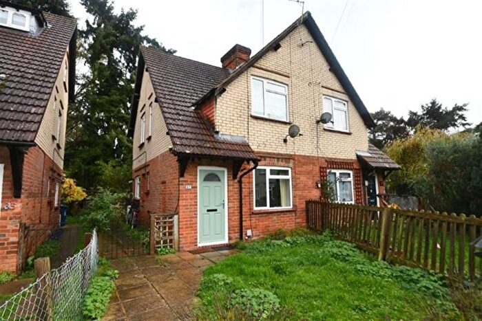 2 Bedroom Semi-detached House To Rent In Pondfield Road, Godalming, GU7