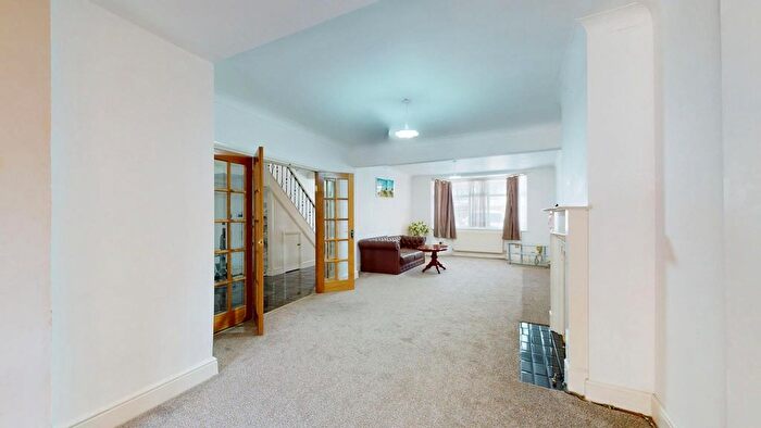 3 Bedroom Terraced House To Rent In Melbury Avenue, Southall, UB2