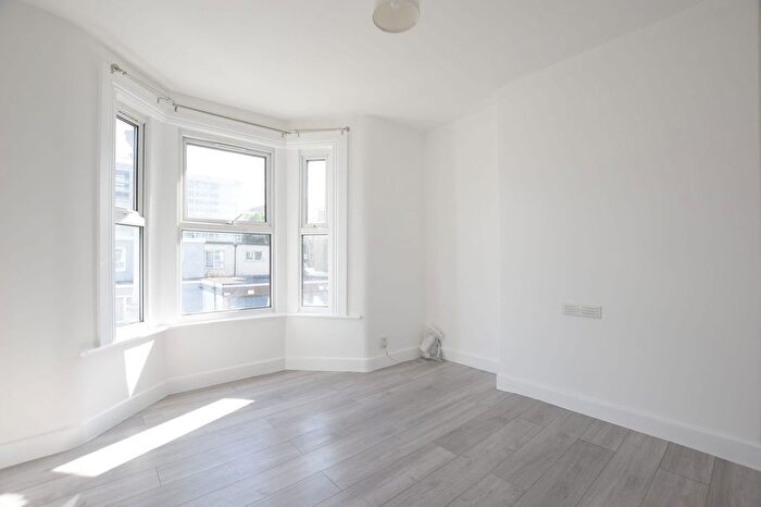 2 Bedroom Flat To Rent In Kildare Road, Canning Town, E16