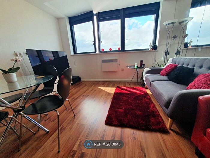 1 Bedroom Flat To Rent In Mann Island, Liverpool, L3
