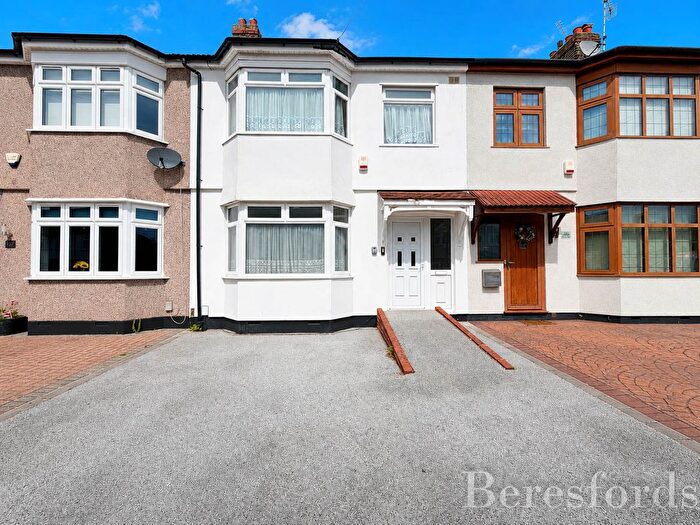 3 Bedroom Terraced House For Sale In Bush Elms Road, Hornchurch, RM11