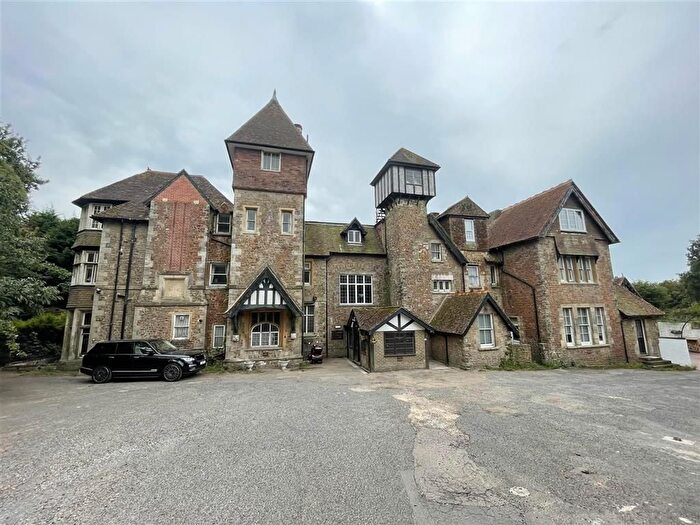 2 Bedroom Flat For Sale In The Ridge, Hastings, TN34