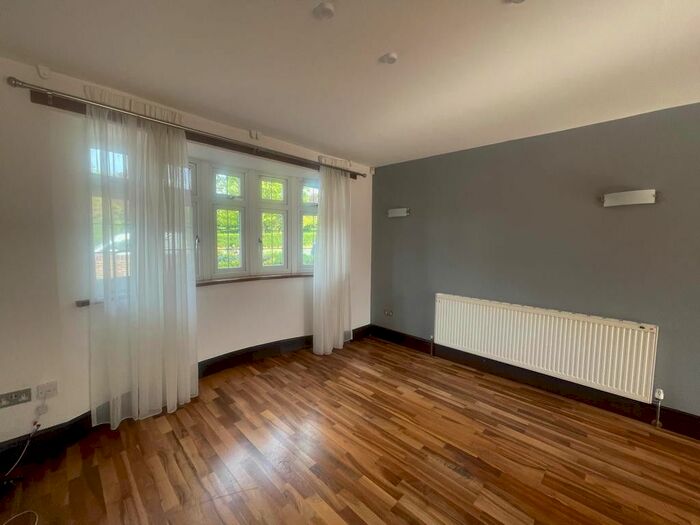 4 Bedroom Terraced House To Rent In Raisins Hill, Pinner, HA5