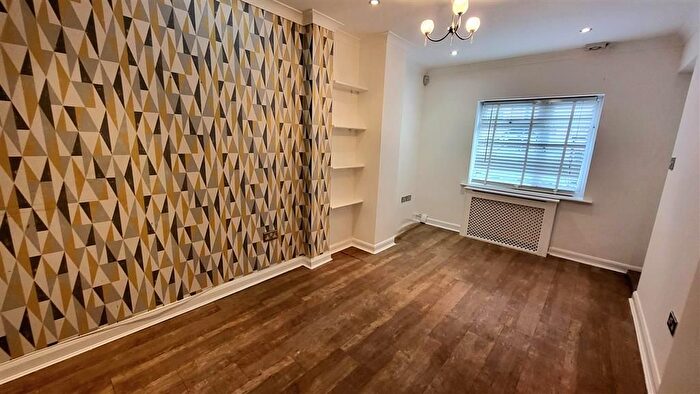 4 Bedroom Property To Rent In Tysoe Avenue, Enfield, EN3
