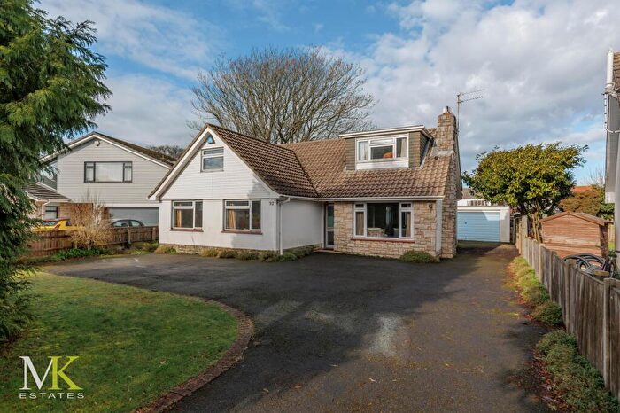 4 Bedroom Detached House For Sale In Feversham Avenue, Bournemouth, BH8