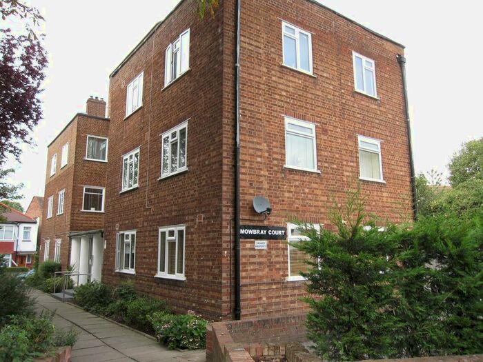 2 Bedroom Flat To Rent In Ewart Grove, London, N22