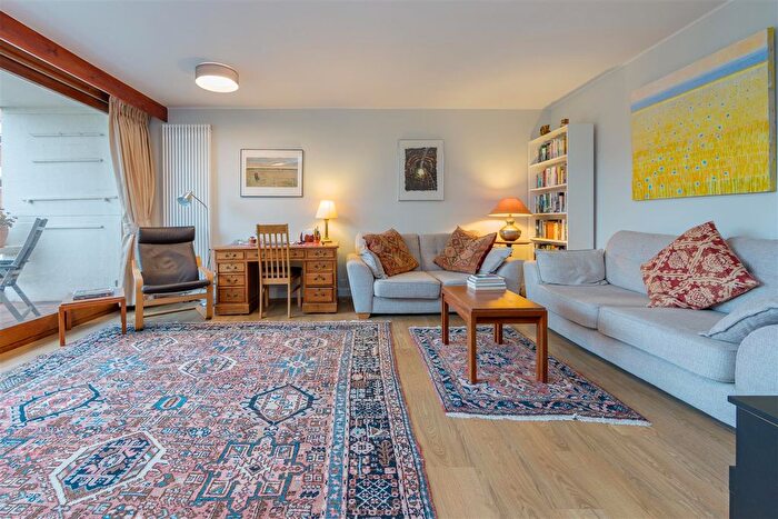3 Bedroom Flat For Sale In Southwood Park, Southwood Lawn Road, Highgate, London, N6