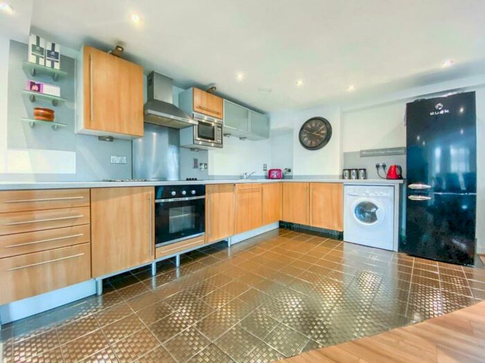 2 Bedroom Apartment To Rent In City Wharf, Atlantic Wharf, Cardiff Bay, CF10