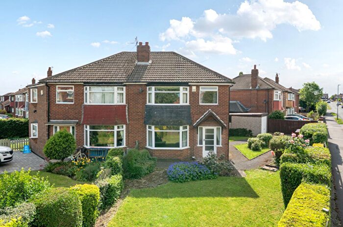 3 Bedroom Semi Detached House For Sale In Manston Avenue, Cross Gates, Leeds, LS15