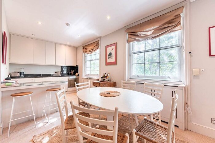 2 Bedroom Flat For Sale In Holland Park Avenue, Notting Hill Gate, London, W11