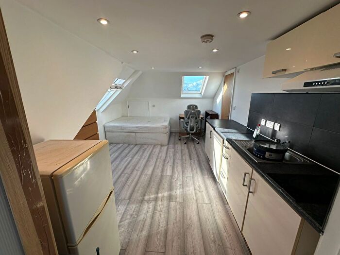 Studio To Rent In Ivy Road, Cricklewood, London, NW2
