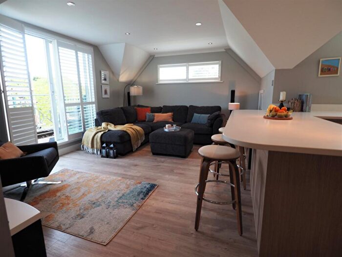 2 Bedroom Apartment For Sale In Exeter Park Road, Bournemouth, BH2