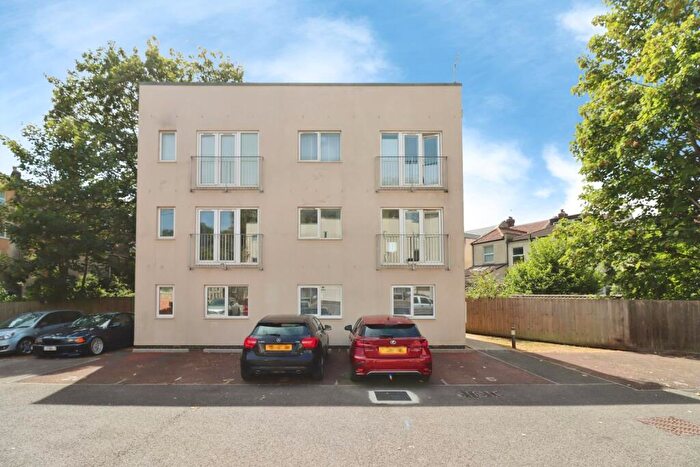 1 Bedroom Flat For Sale In Yalland Close, Bristol, Somerset, BS16