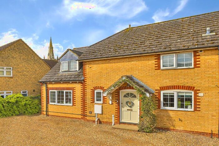 3 Bedroom Semi-Detached House For Sale In Bakers Court, Islip, NN14