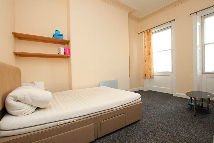Flat To Rent In Pierrepont Street, Bath, BA1