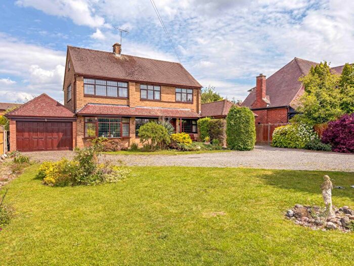4 Bedroom Detached House For Sale In Lutterworth Road, Nuneaton, CV11