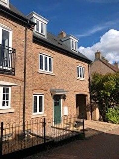 4 Bedroom Detached House To Rent In Gladstone Drive, Fairfield Park, Hitchin, SG5