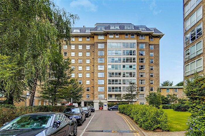 3 Bedroom Flat To Rent In St Johns Wood Park, London, NW8