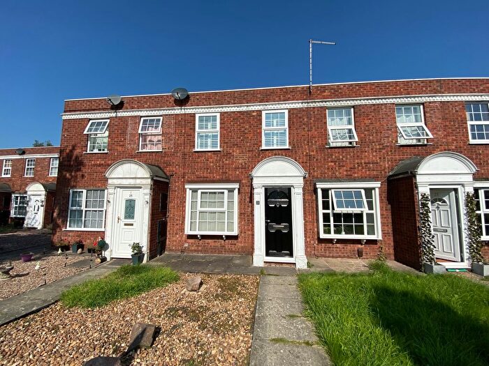 2 Bedroom Town House To Rent In Wolsey Way, Leicester, LE7